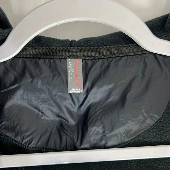 NWT Free People Movement Black Full Zipper Fleece Jacket Size XS - Picture 3 of 10